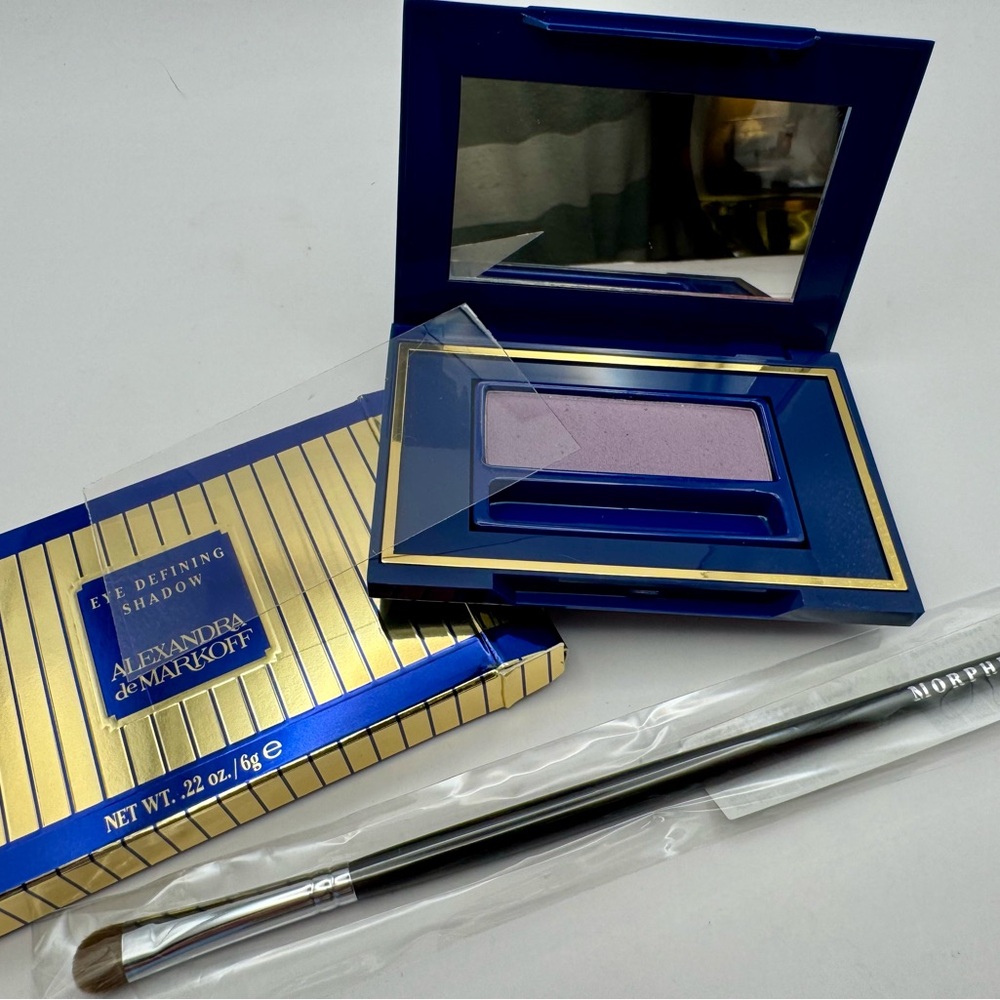 Alexandra de Markoff Eye Shadow in Amethyst and Morphe Eye Shadow Brush